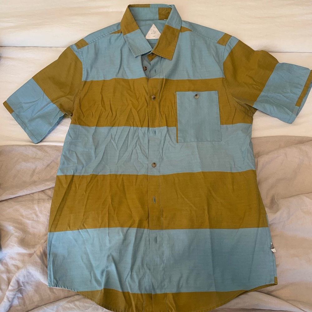 Lightly Used-Altamont Apparel Mens Short Sleeve Button Down-L